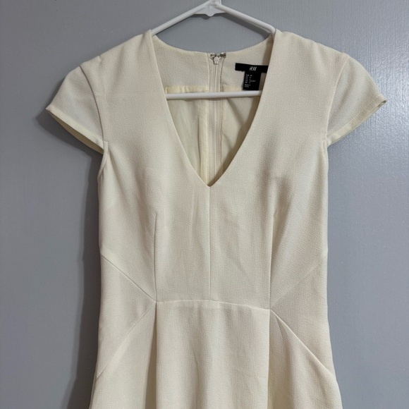 H&M Cream V-Neck Pencil Midi Dress Size 6 - Picture 5 of 9